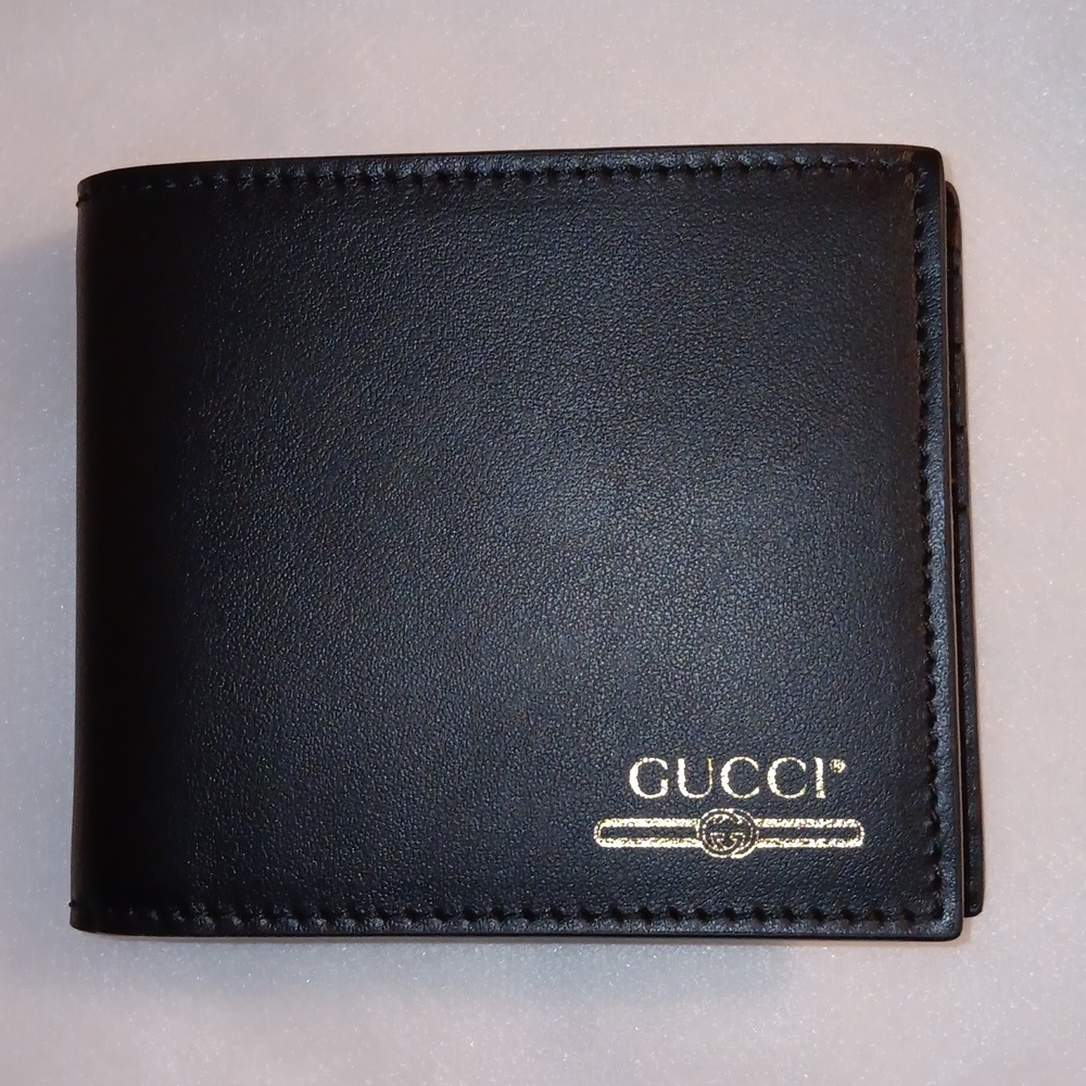 Gucci bifold leather wallet authentic